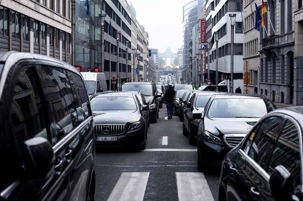 La majorité bruxelloise écartelée sur la résolution de la crise Uber