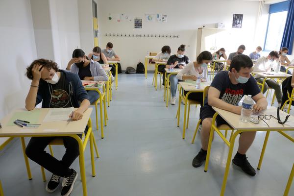 Rhône : leurs copies perdues, 54 élèves doivent repasser une épreuve de bac pro