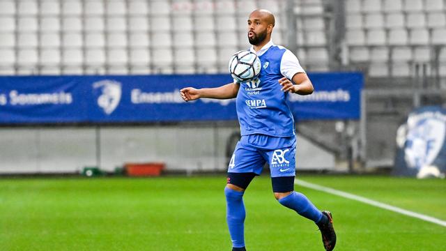 Ligue 2 : le rêve est passé pour le Paris FC, battu en barrage à Grenoble