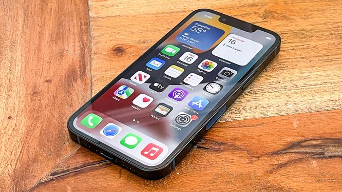 According to rumors, Apple's iPhone 14 max can be a phone with a large screen that I was waiting for
