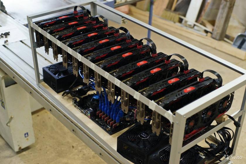 The owner of a mining farm of hundreds of video cards showed how he mines cryptocurrency (video)