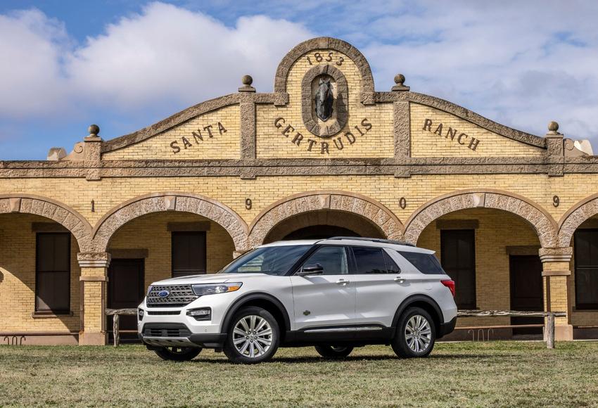 Le Ford Explorer King Ranch fait ses débuts avec un intérieur élégant et de nouvelles mises à jour technologiques 