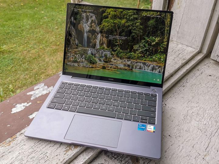 TEST: Huawei MateBook 14 ma (prawie) wszystko, czego potrzebujesz do pracy i rozrywki