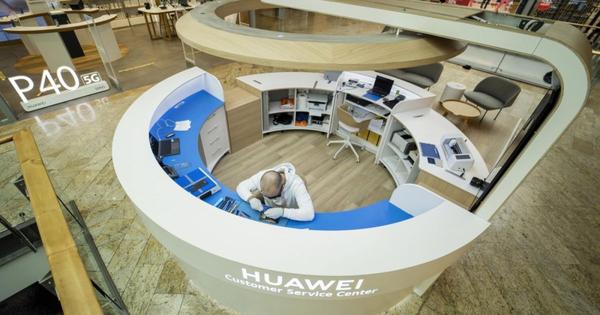 Noua insulă de service Huawei din Băneasa Shopping City, inaugurată cu reduceri şi cadouri surpriză 