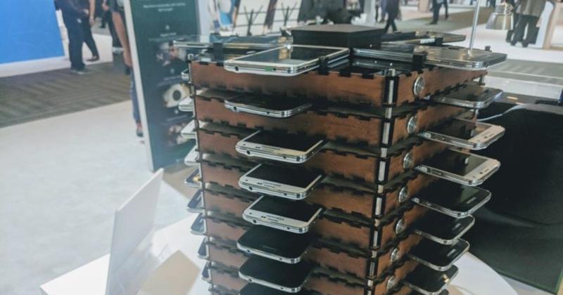 Bitcoin mining pe de 40 de telefoane Samsung Galaxy S5; Samsung a creat un sistem de mining mai eficient decât un computer