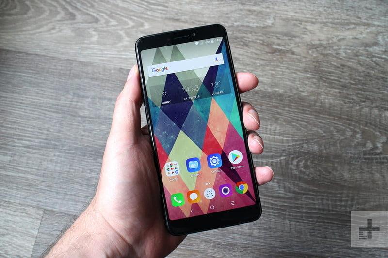 The 3V Alcatel is a modern and cheap phone, but it is not perfect