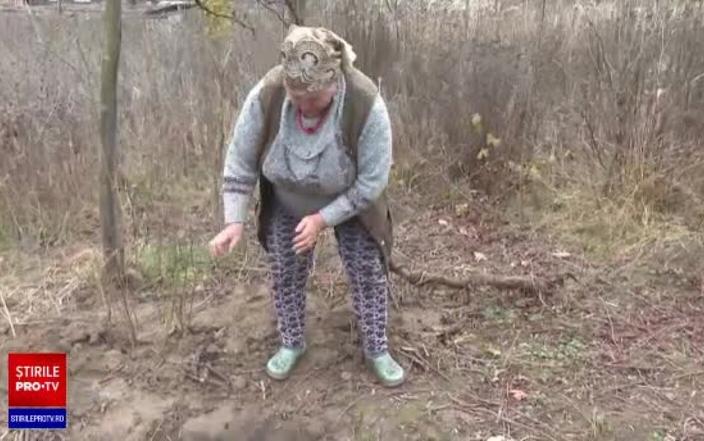 After a quarrel, a woman announced the police that her granddaughter buried her baby in the yard