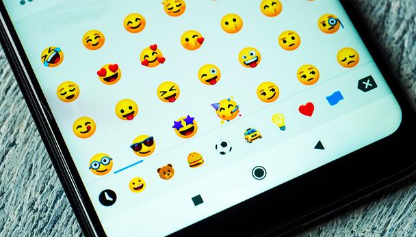 App e trucchi per usare le emoji dell'iPhone su Android 