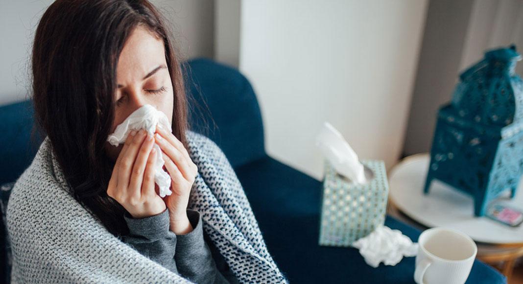 ¿Es gripe o COVID-19?: 5 principales diferencias que distinguen hoy a esas infecciones 