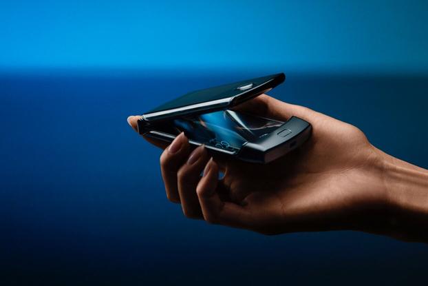 Samsung и Motorola возвращают моду на телефоны-раскладушки — только с гибким экраном и на Android. Стоят дорого, а над надежностью пока нужно поработать
