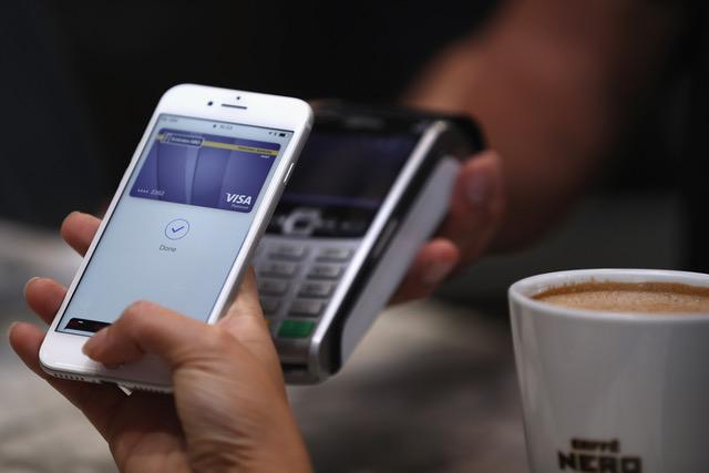 They manage to hack the contactless payment of an iPhone but Visa, which is responsible for this vulnerability, alleges that it is impossible to execute it outside a laboratory