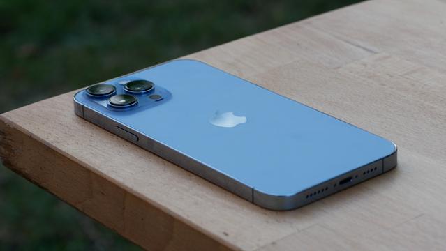 Apple taglia la produzione di iPhone 13: mancano chip - HDblog.it 