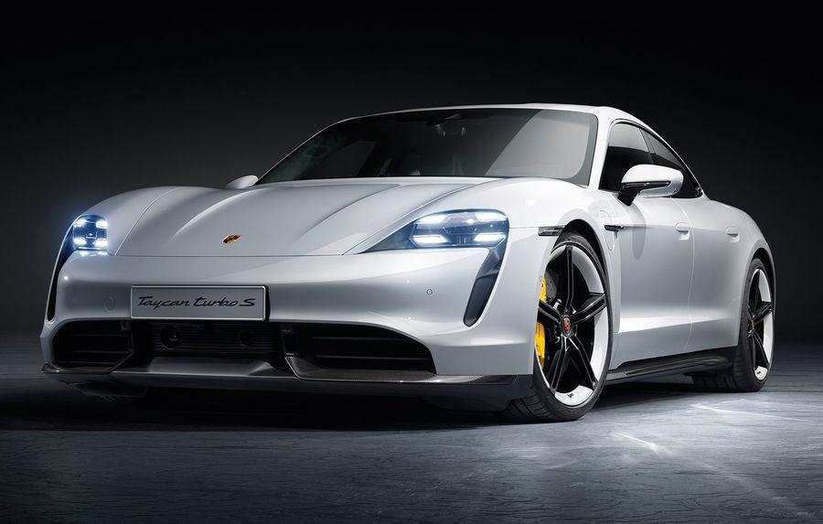 Porsche a lansat două noi mașini electrice: cât costă și când le poți cumpăra