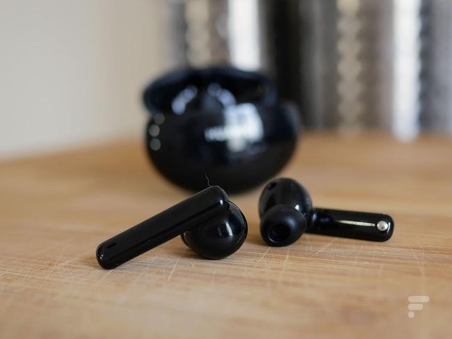 Преглед на Huawei FreeBuds 4i: Топъл звук от достъпни слушалки с шумопотискане