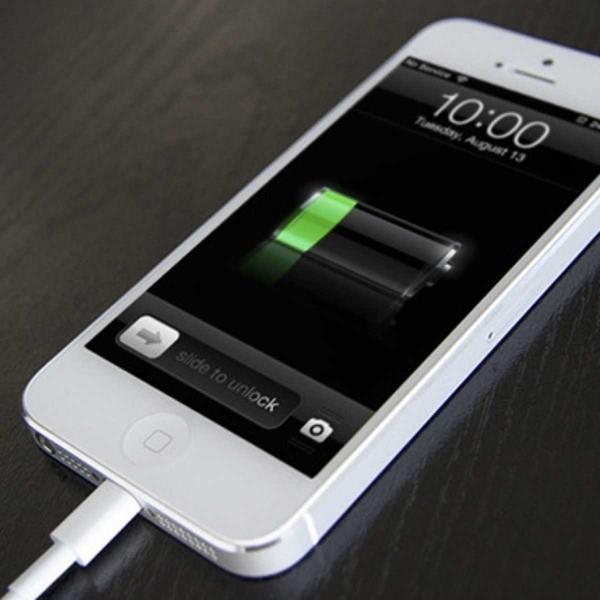 iPhone sau iPad se inchid din senin desi au baterie suficienta 