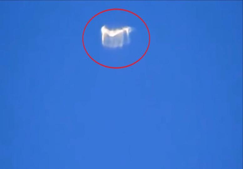 UFO na nagraniu pasażera samolotu? Materiał budzi wiele wątpliwości