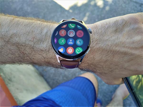 Преглед на Huawei Watch 3: най-доброто от часовникарската елегантност и свързания часовник