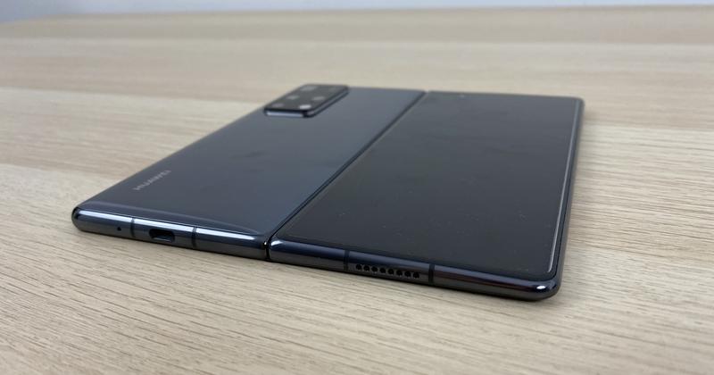 Huawei Mate X2 Unboxing şi Pre-Review: format nou, balama mai solidă, zoom excepţional 