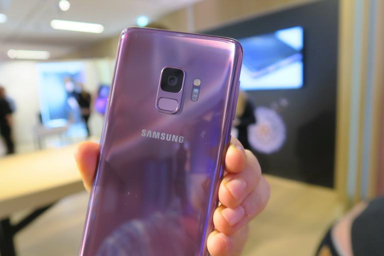 Samsung Galaxy S9/ Galaxy S9+, mini review directly at launch: photo premiere, refined S8 design, a hypnotic lilac (introduction, conclusions, video review)