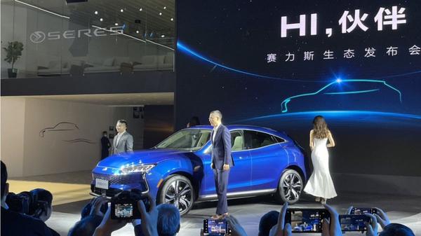 UE wydaje licencje na sprzedaż półprzewodników Huawei do samochodów 
