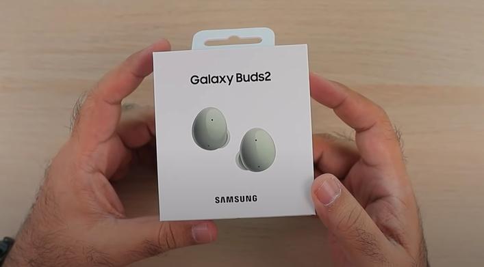 Căștile Samsung Galaxy Buds 2 primesc un unboxing video înaintea lansării; Vedem și procesul de setup 