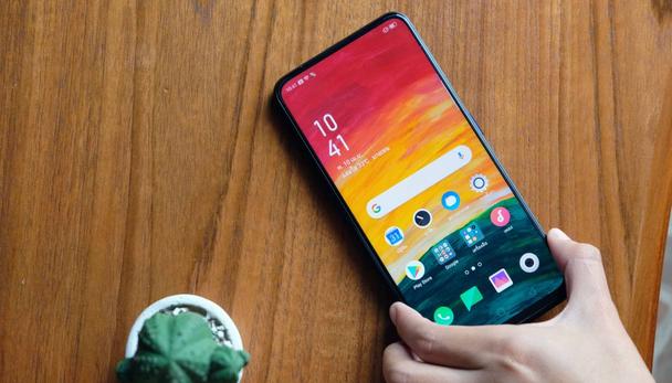 OPPO works at a full -screen smartphone: how it will be done