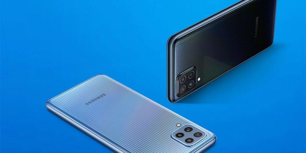 Samsung Galaxy M33 kładzie na stół baterię 6000 mAh i mówi: sprawdzam