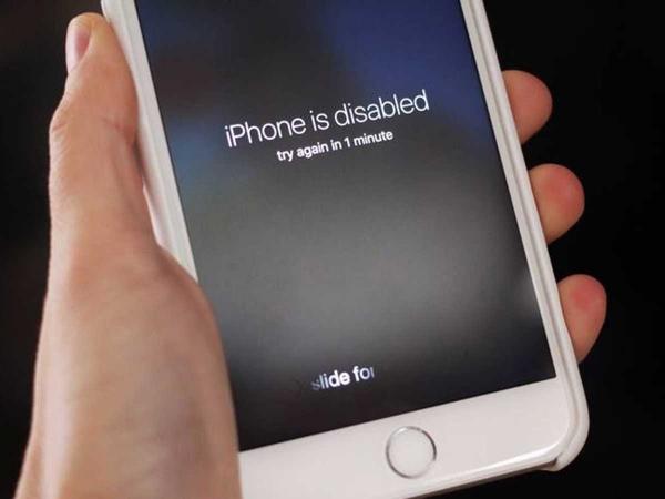 iOS 11. Cum deblochezi un iPhone blocat in iCloud
