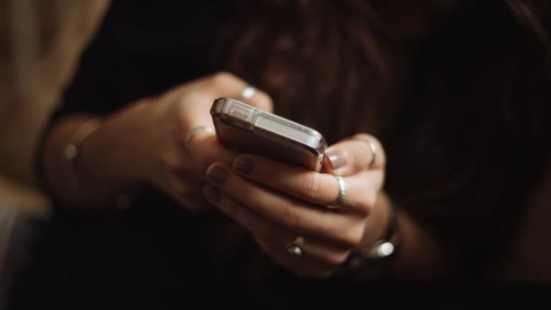 Mon opérateur téléphonique peut-il ajouter en douce des options payantes ? Le 20H vous répond