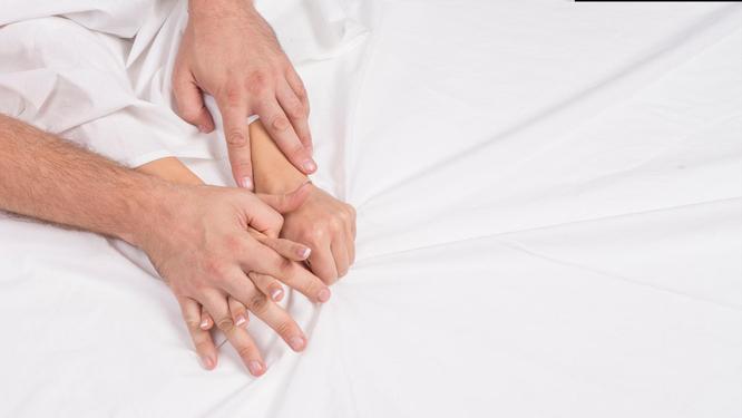 Síndrome de la luna de miel: por qué las mujeres deben orinar después de tener sexo