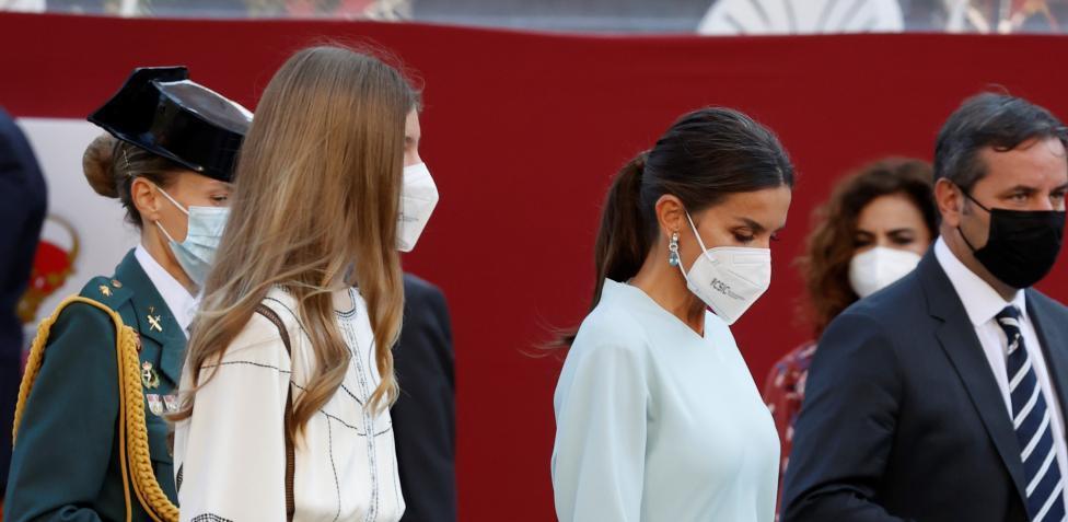 Letizia estrena un favorecedor diseño azul para celebrar el Día de la Hispanidad