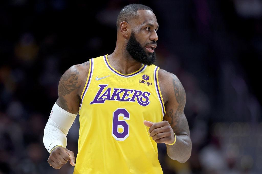 NBA: La millonada que cobran los Lakers por exhibir una marca en su camiseta 