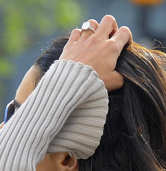 Amal Alamuddin vuelve a su trabajo en Londres luciendo su espectacular anillo de compromiso