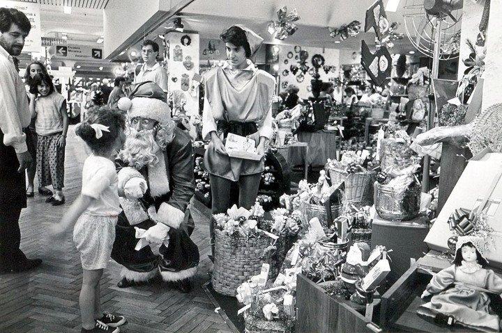 Las compras de Navidad de los argentinos en los últimos 100 años