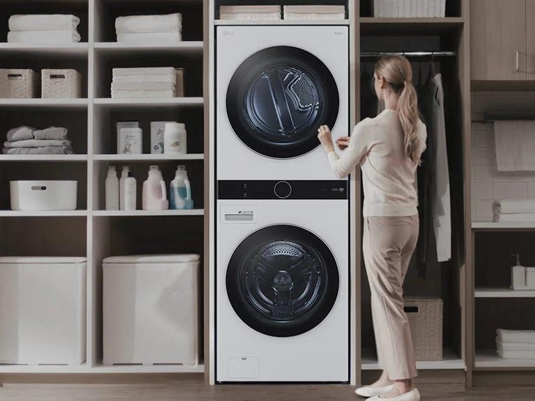 El par de lavadora y secadora LG WashTower usa la IA y el vapor para optimizar la limpieza y eliminar bacterias 