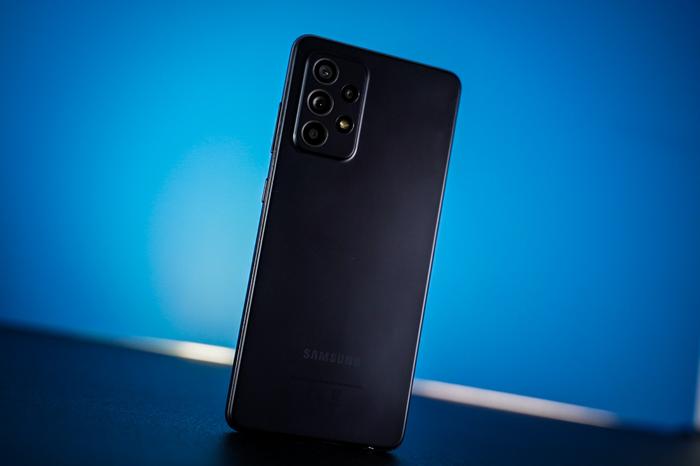 Test Galaxy A52 5G : la vraie star chez Samsung, c’est lui 