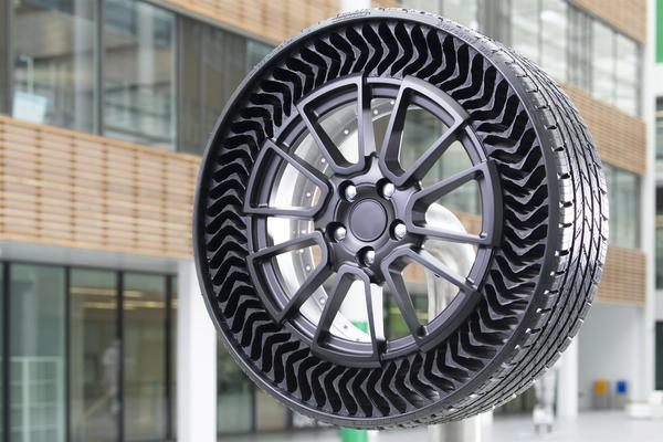 Michelin est bientôt prêt à commercialiser ses pneus « sans air » increvables : fonctionnement et date de sortie
