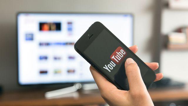 How to connect to YouTube on your smart TV using a smartphone