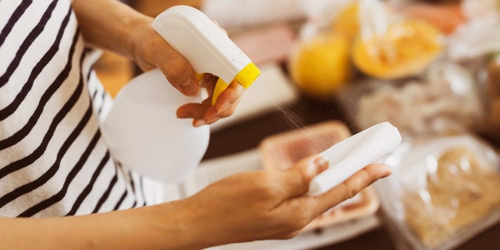 Nettoyer au vinaigre blanc : comment bien l'utiliser ?