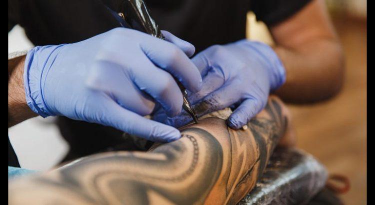 Curso para ser Tatuador: la formación que necesitas para ser un profesional 