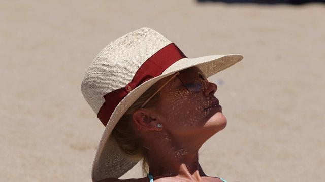 El fashion revival de los sombreros que son furor en las arenas esteñas