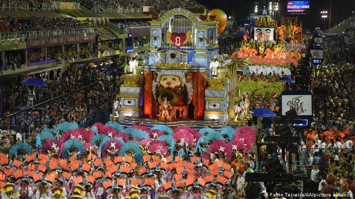 Aplazan para abril los desfiles del carnaval en Río de Janeiro y Sao Paulo