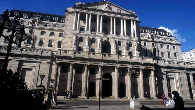 La Banque d’Angleterre crée la surprise en relevant son taux