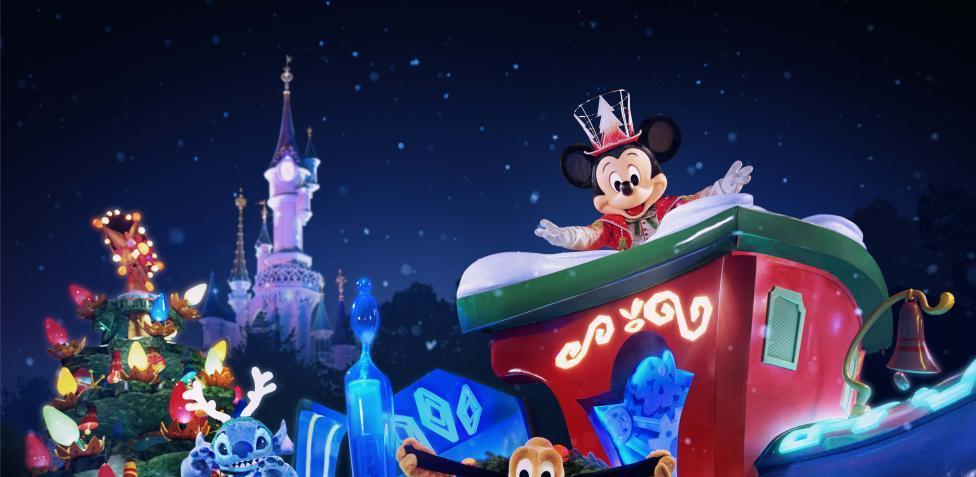Disneyland París, el 'selfie' es el nuevo abrazo en el paraíso de los niños
