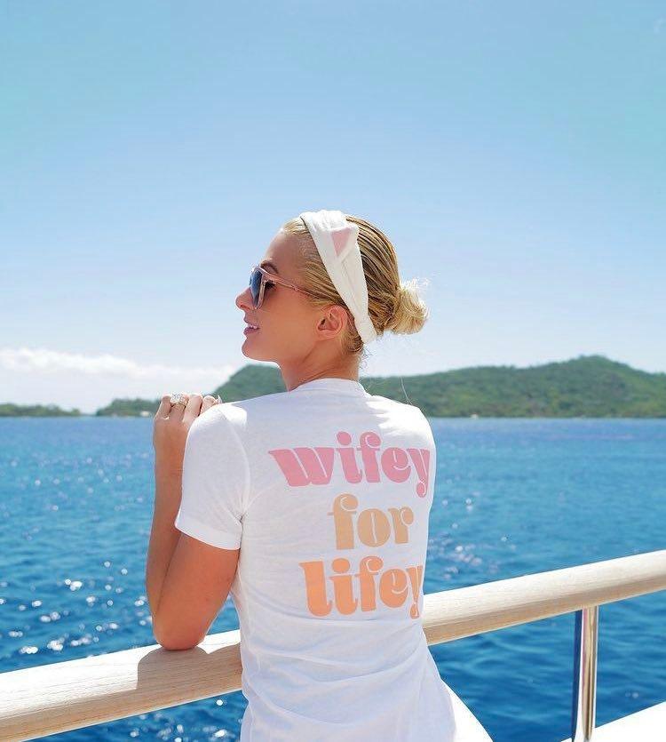 Paris Hilton's luxurious honeymoon in Bora Bora