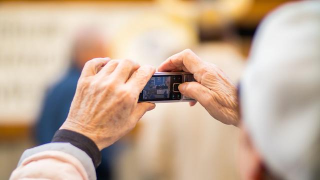 Copie privée : les « téléphones idiots » ont désormais une nouvelle taxation en France