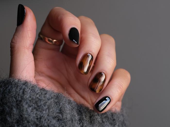 9 diseños de uñas minimalistas y en tonos neutros que DEBES hacerte este otoño