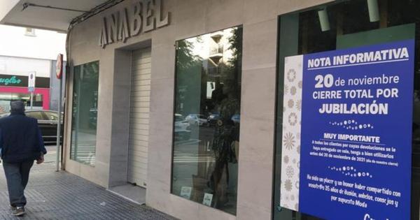  Cierra la histórica tienda de modas Anabel tras 35 años en Cádiz 