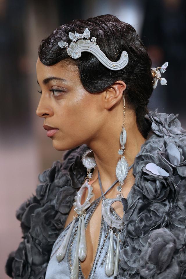 Spring-Summer 2021 Haute Couture Week Beauty Trends (According to Vogue Editors Around the World)