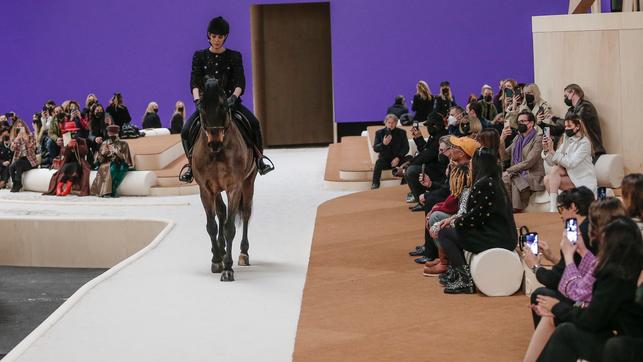 De Schiaparelli a Dior: simplificar la ecuación de la alta costura 
